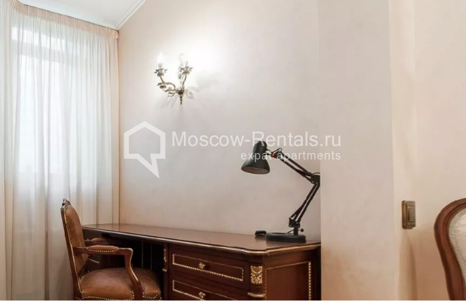 Photo #7 3-room (2 BR) apartment for <a href="http://moscow-rentals.ru/en/articles/long-term-rent" target="_blank">a long-term</a> rent
 in Russia, Moscow, Lomonosovskyi lane, 25к3