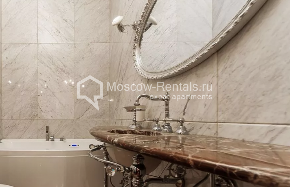 Photo #8 3-room (2 BR) apartment for <a href="http://moscow-rentals.ru/en/articles/long-term-rent" target="_blank">a long-term</a> rent
 in Russia, Moscow, Lomonosovskyi lane, 25к3