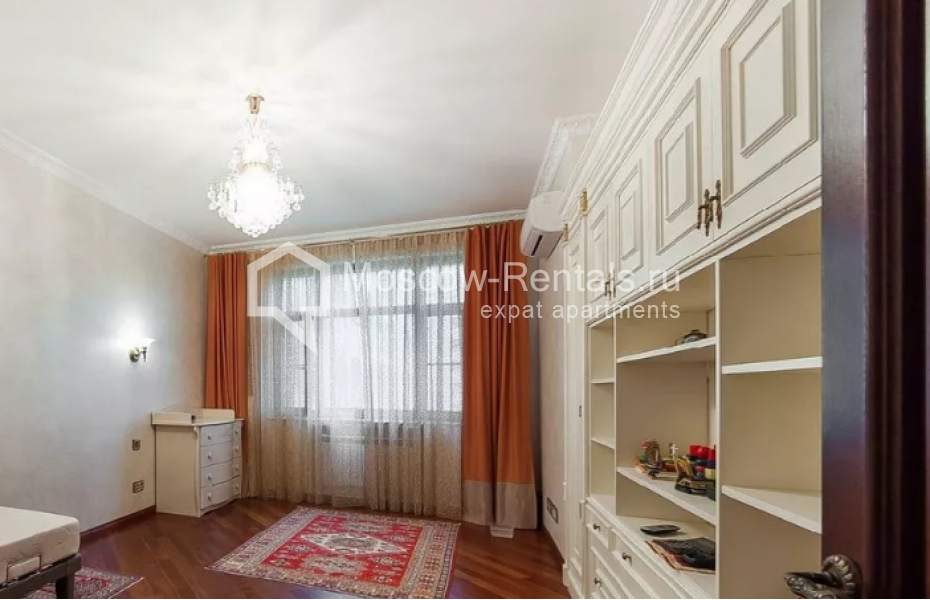 Photo #9 3-room (2 BR) apartment for <a href="http://moscow-rentals.ru/en/articles/long-term-rent" target="_blank">a long-term</a> rent
 in Russia, Moscow, Lomonosovskyi lane, 25к3