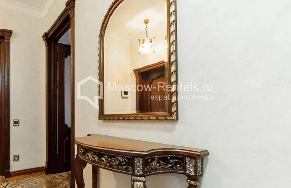 Photo #11 3-room (2 BR) apartment for <a href="http://moscow-rentals.ru/en/articles/long-term-rent" target="_blank">a long-term</a> rent
 in Russia, Moscow, Lomonosovskyi lane, 25к3