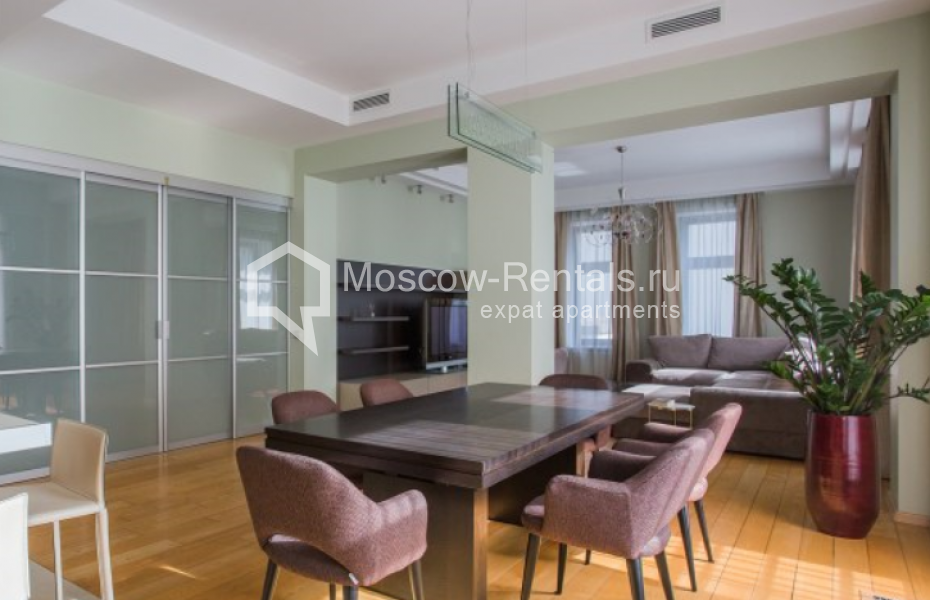Photo #4 3-room (2 BR) apartment for <a href="http://moscow-rentals.ru/en/articles/long-term-rent" target="_blank">a long-term</a> rent
 in Russia, Moscow, Povarskaya str., 28С2