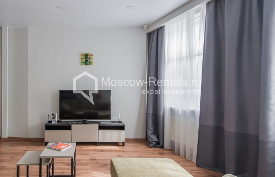 Photo #6 3-room (2 BR) apartment for <a href="http://moscow-rentals.ru/en/articles/long-term-rent" target="_blank">a long-term</a> rent
 in Russia, Moscow, Troitskaya str., 8