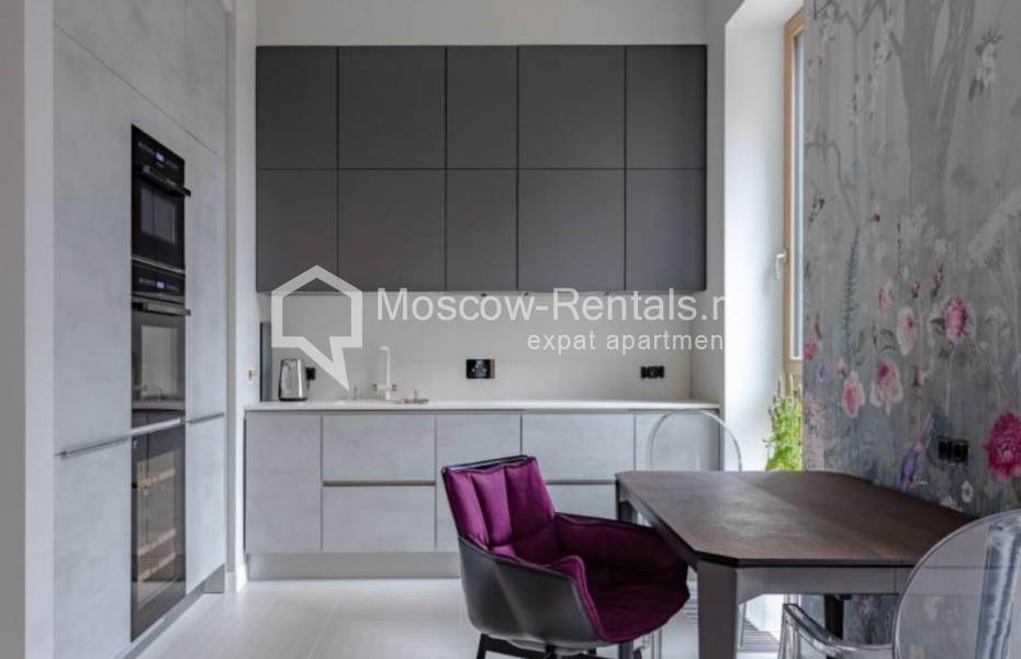 Photo #5 3-room (2 BR) apartment for <a href="http://moscow-rentals.ru/en/articles/long-term-rent" target="_blank">a long-term</a> rent
 in Russia, Moscow, Efremova str, 10к1