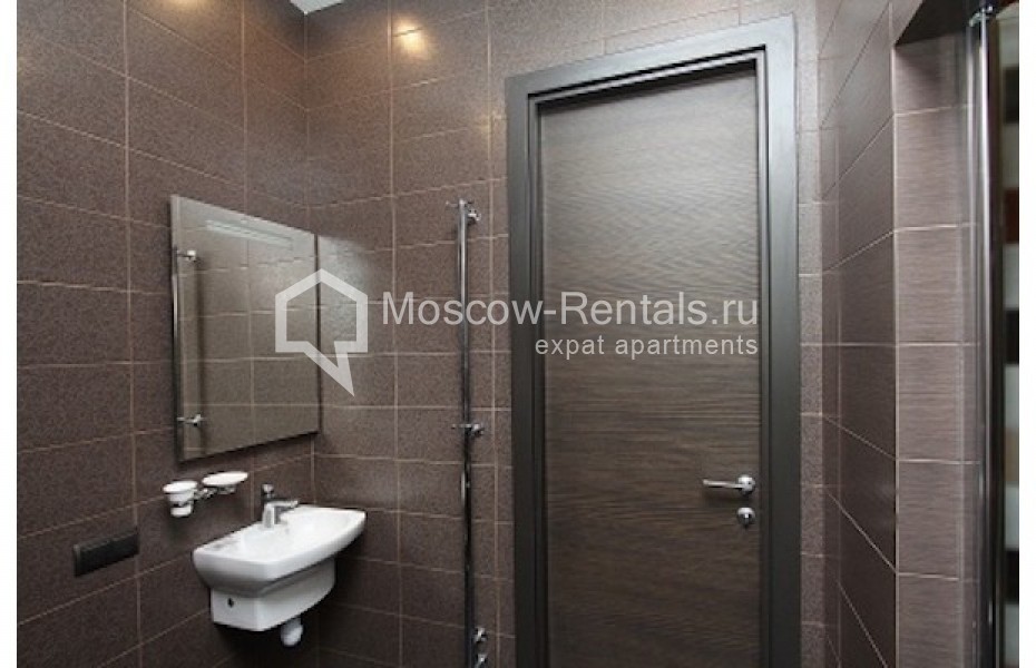 Photo #12 3-room (2 BR) apartment for <a href="http://moscow-rentals.ru/en/articles/long-term-rent" target="_blank">a long-term</a> rent
 in Russia, Moscow, Kazarmennyi lane, 3