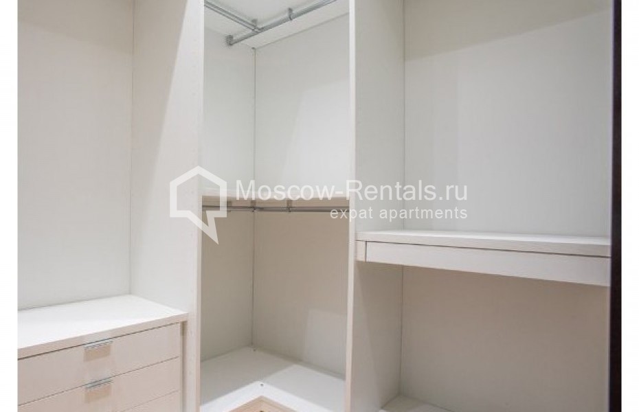 Photo #11 3-room (2 BR) apartment for <a href="http://moscow-rentals.ru/en/articles/long-term-rent" target="_blank">a long-term</a> rent
 in Russia, Moscow, Bolshaya Tatarskaya str., 7к1