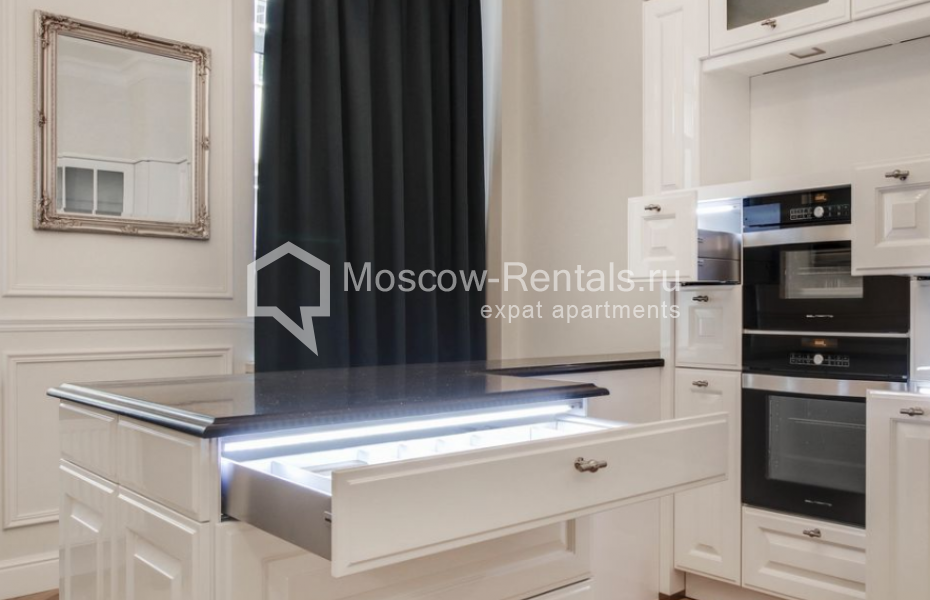 Photo #9 4-room (3 BR) apartment for <a href="http://moscow-rentals.ru/en/articles/long-term-rent" target="_blank">a long-term</a> rent
 in Russia, Moscow, Malaya Lubyanka str, 16