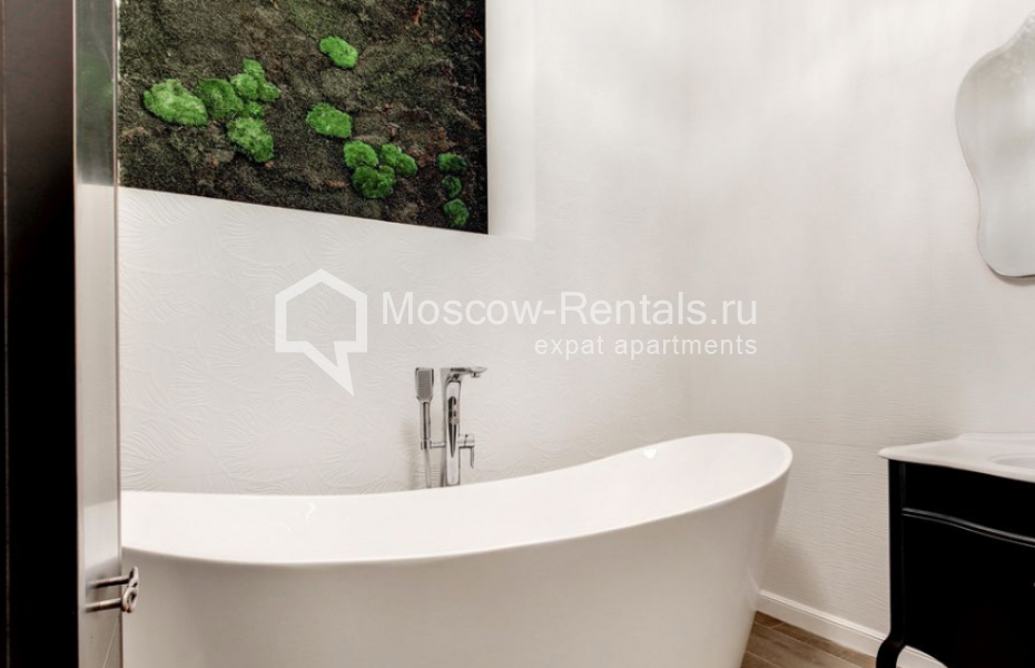 Photo #17 4-room (3 BR) apartment for <a href="http://moscow-rentals.ru/en/articles/long-term-rent" target="_blank">a long-term</a> rent
 in Russia, Moscow, Malaya Lubyanka str, 16