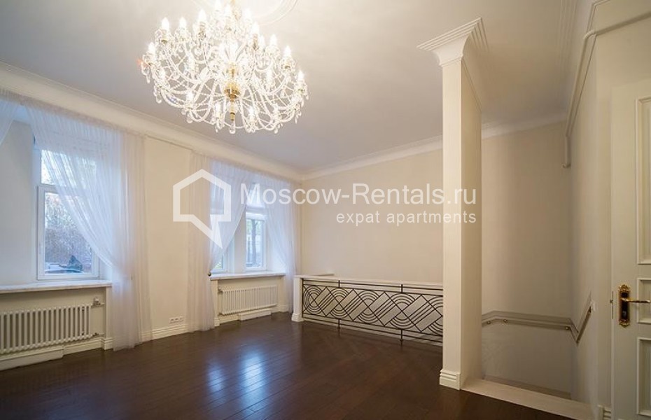 Photo #3 4-room (3 BR) apartment for <a href="http://moscow-rentals.ru/en/articles/long-term-rent" target="_blank">a long-term</a> rent
 in Russia, Moscow, Novaya Basmannaya str, 16С4