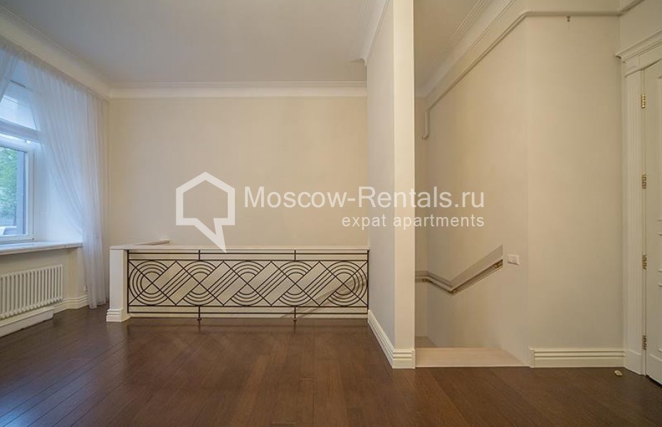 Photo #4 4-room (3 BR) apartment for <a href="http://moscow-rentals.ru/en/articles/long-term-rent" target="_blank">a long-term</a> rent
 in Russia, Moscow, Novaya Basmannaya str, 16С4
