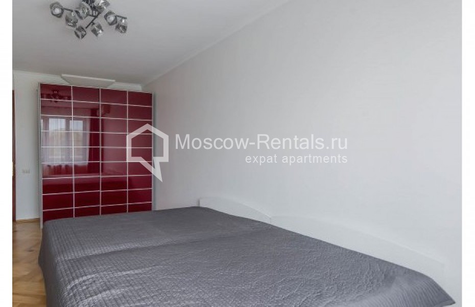 Photo #5 3-room (2 BR) apartment for <a href="http://moscow-rentals.ru/en/articles/long-term-rent" target="_blank">a long-term</a> rent
 in Russia, Moscow, B. Patriarchi lane, 8С1