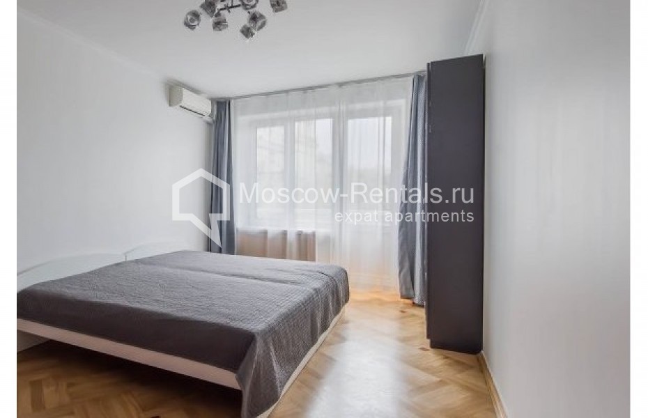 Photo #6 3-room (2 BR) apartment for <a href="http://moscow-rentals.ru/en/articles/long-term-rent" target="_blank">a long-term</a> rent
 in Russia, Moscow, B. Patriarchi lane, 8С1