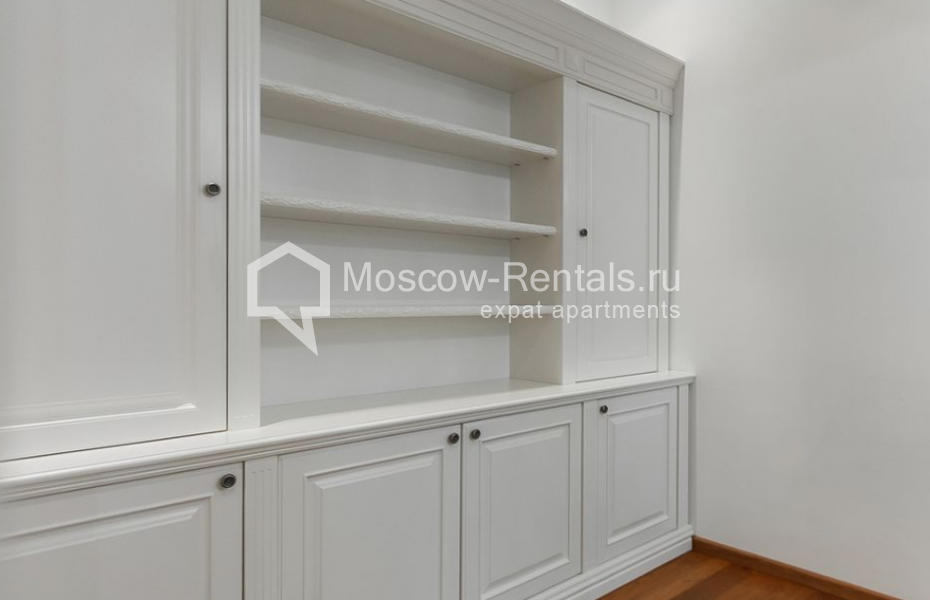 Photo #19 4-room (3 BR) apartment for <a href="http://moscow-rentals.ru/en/articles/long-term-rent" target="_blank">a long-term</a> rent
 in Russia, Moscow, Armyanskyi lane, 7