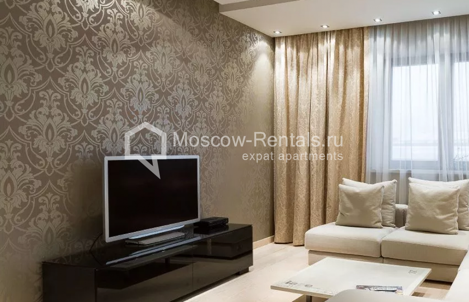 Photo #2 4-room (3 BR) apartment for <a href="http://moscow-rentals.ru/en/articles/long-term-rent" target="_blank">a long-term</a> rent
 in Russia, Moscow, Khamovnicheskyi Vals str, 36