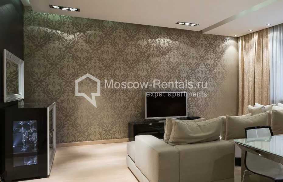 Photo #3 4-room (3 BR) apartment for <a href="http://moscow-rentals.ru/en/articles/long-term-rent" target="_blank">a long-term</a> rent
 in Russia, Moscow, Khamovnicheskyi Vals str, 36