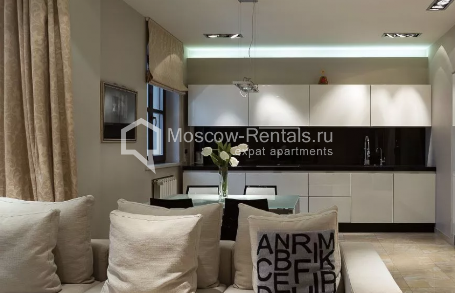 Photo #7 4-room (3 BR) apartment for <a href="http://moscow-rentals.ru/en/articles/long-term-rent" target="_blank">a long-term</a> rent
 in Russia, Moscow, Khamovnicheskyi Vals str, 36