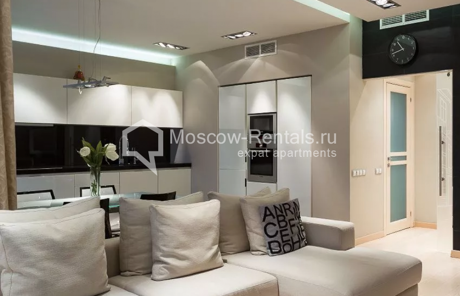 Photo #8 4-room (3 BR) apartment for <a href="http://moscow-rentals.ru/en/articles/long-term-rent" target="_blank">a long-term</a> rent
 in Russia, Moscow, Khamovnicheskyi Vals str, 36