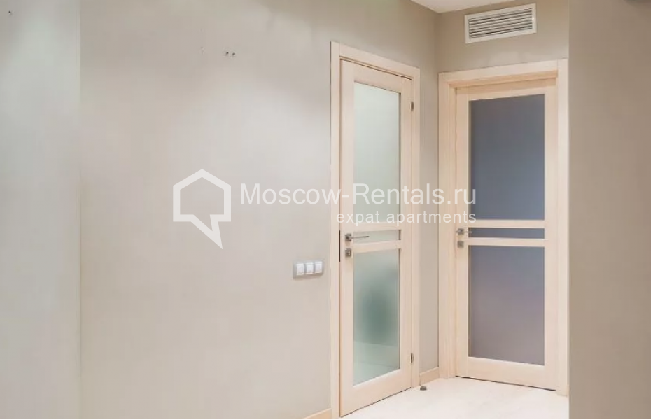 Photo #13 4-room (3 BR) apartment for <a href="http://moscow-rentals.ru/en/articles/long-term-rent" target="_blank">a long-term</a> rent
 in Russia, Moscow, Khamovnicheskyi Vals str, 36