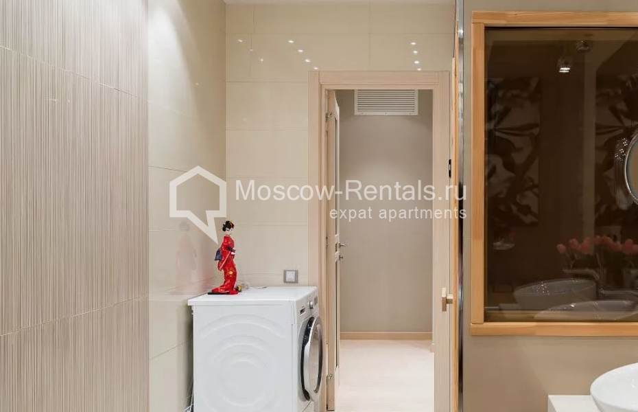 Photo #21 4-room (3 BR) apartment for <a href="http://moscow-rentals.ru/en/articles/long-term-rent" target="_blank">a long-term</a> rent
 in Russia, Moscow, Khamovnicheskyi Vals str, 36