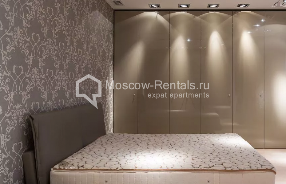 Photo #22 4-room (3 BR) apartment for <a href="http://moscow-rentals.ru/en/articles/long-term-rent" target="_blank">a long-term</a> rent
 in Russia, Moscow, Khamovnicheskyi Vals str, 36