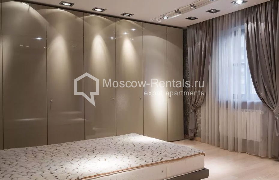Photo #23 4-room (3 BR) apartment for <a href="http://moscow-rentals.ru/en/articles/long-term-rent" target="_blank">a long-term</a> rent
 in Russia, Moscow, Khamovnicheskyi Vals str, 36