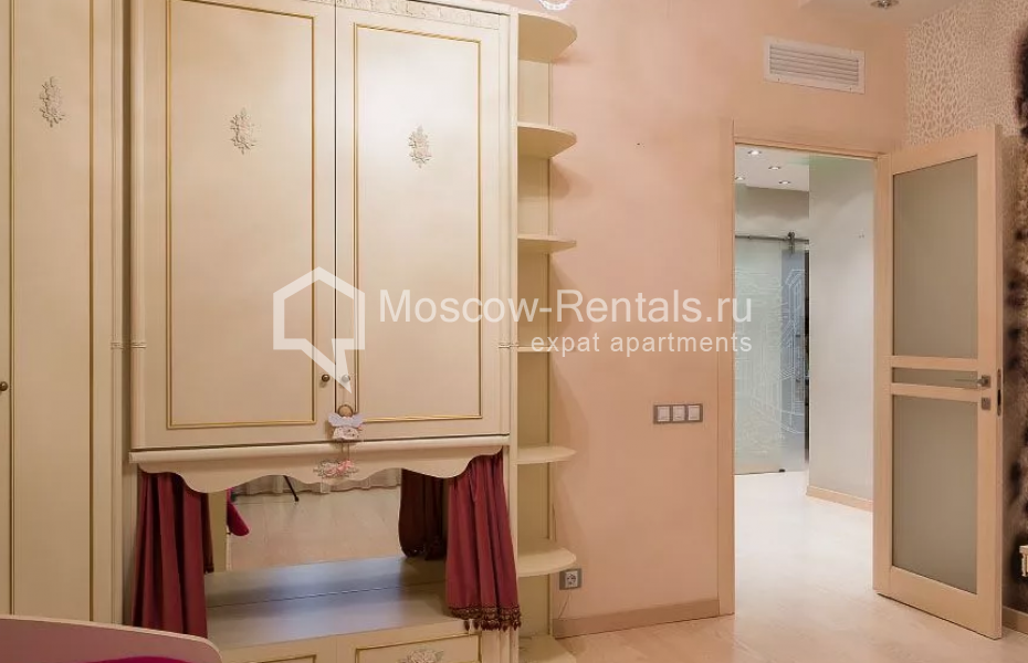Photo #26 4-room (3 BR) apartment for <a href="http://moscow-rentals.ru/en/articles/long-term-rent" target="_blank">a long-term</a> rent
 in Russia, Moscow, Khamovnicheskyi Vals str, 36