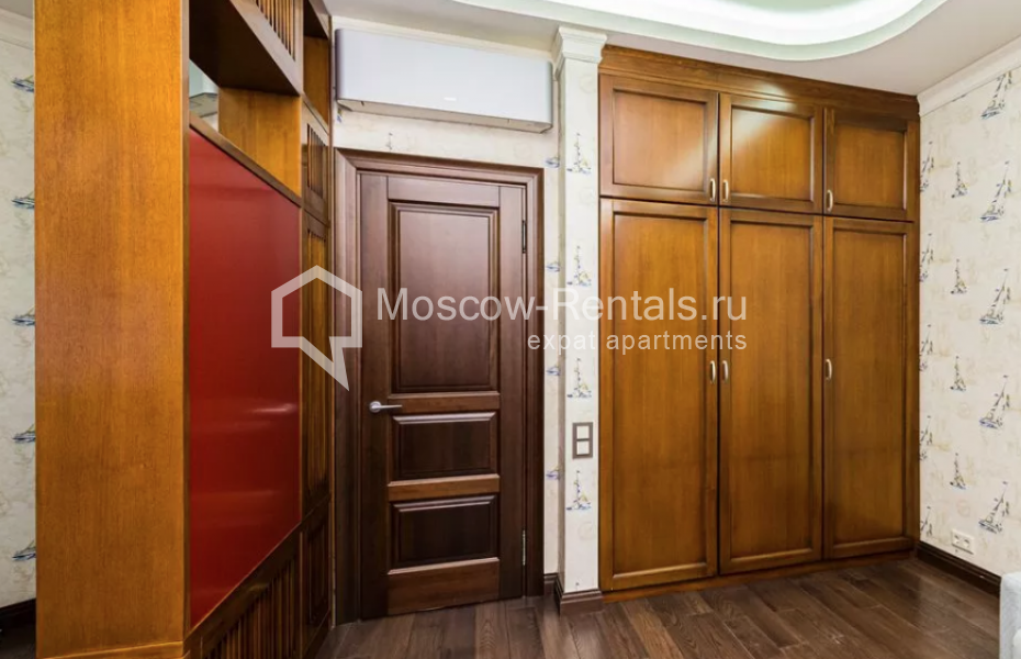 Photo #8 4-room (3 BR) apartment for <a href="http://moscow-rentals.ru/en/articles/long-term-rent" target="_blank">a long-term</a> rent
 in Russia, Moscow, Lomonosovskyi prosp, 25 к 2