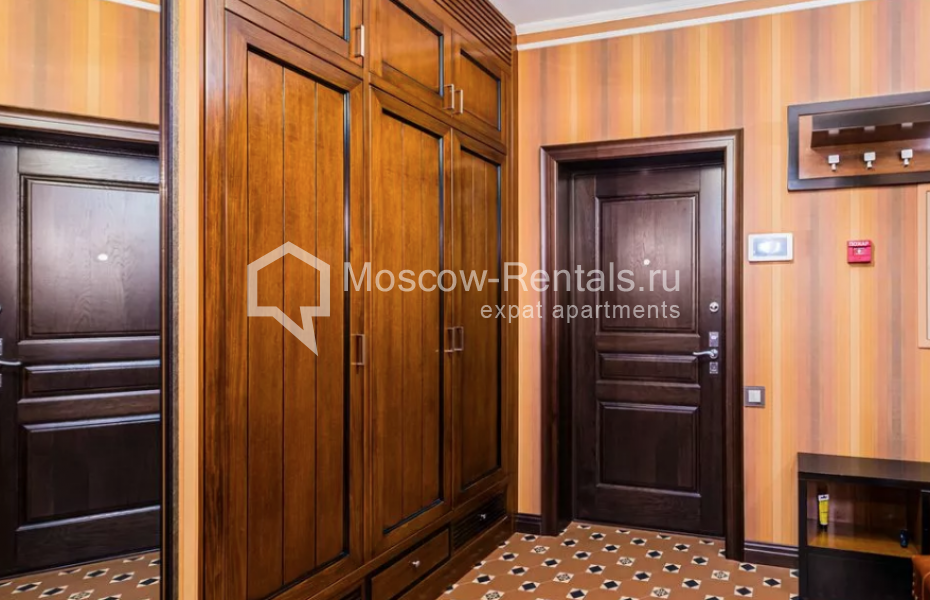 Photo #19 4-room (3 BR) apartment for <a href="http://moscow-rentals.ru/en/articles/long-term-rent" target="_blank">a long-term</a> rent
 in Russia, Moscow, Lomonosovskyi prosp, 25 к 2