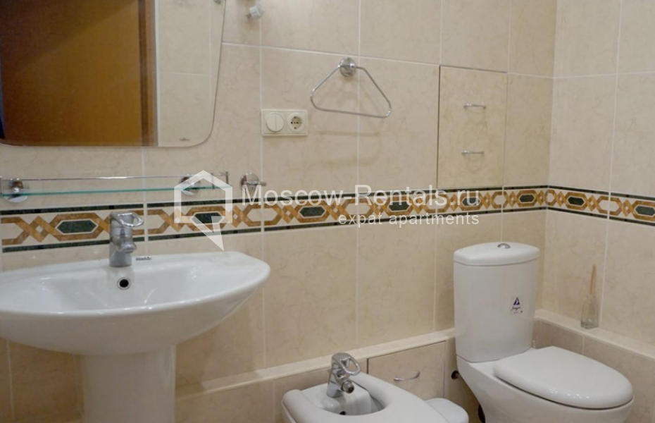 Photo #8 3-room (2 BR) apartment for <a href="http://moscow-rentals.ru/en/articles/long-term-rent" target="_blank">a long-term</a> rent
 in Russia, Moscow, Malaya Dmitrovka str, 15