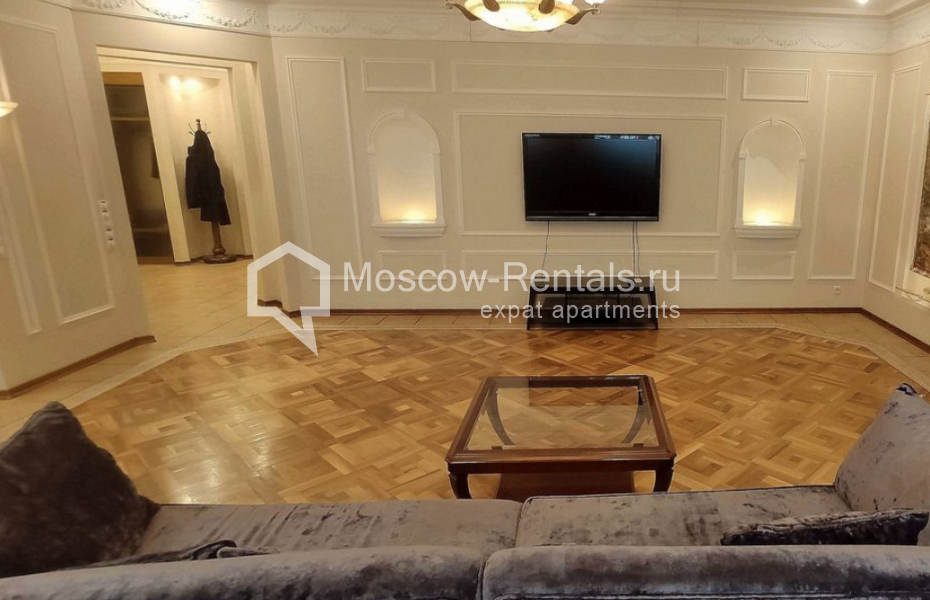 Photo #2 3-room (2 BR) apartment for <a href="http://moscow-rentals.ru/en/articles/long-term-rent" target="_blank">a long-term</a> rent
 in Russia, Moscow, Krasnoproletarskaya str., 7