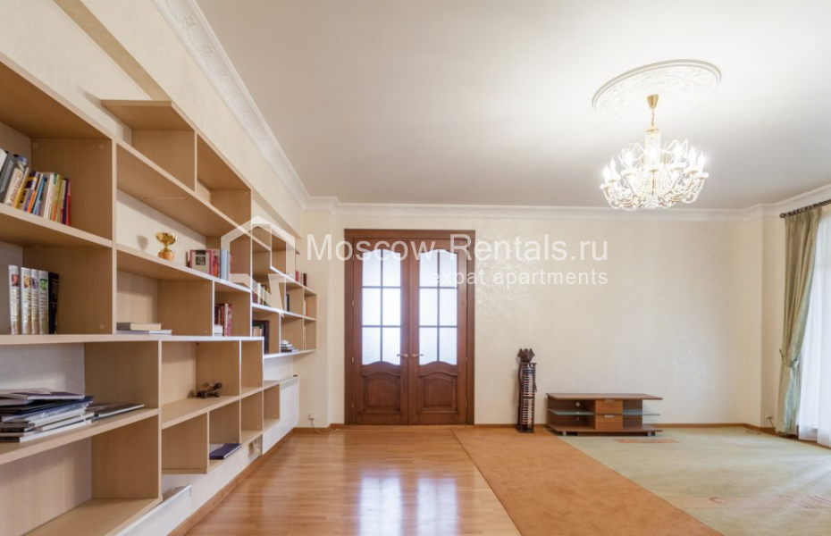 Photo #5 4-room (3 BR) apartment for <a href="http://moscow-rentals.ru/en/articles/long-term-rent" target="_blank">a long-term</a> rent
 in Russia, Moscow, Viktorenko str, 4К1