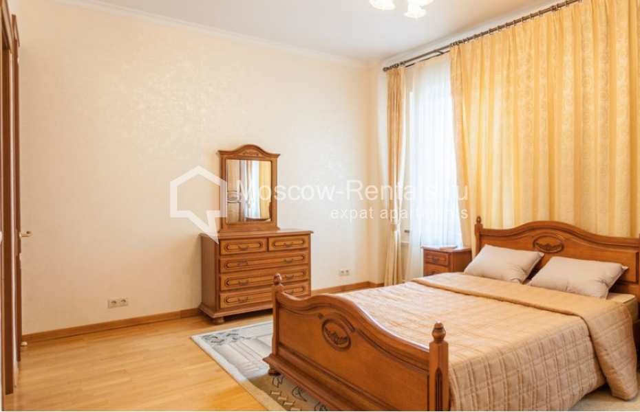 Photo #14 4-room (3 BR) apartment for <a href="http://moscow-rentals.ru/en/articles/long-term-rent" target="_blank">a long-term</a> rent
 in Russia, Moscow, Viktorenko str, 4К1