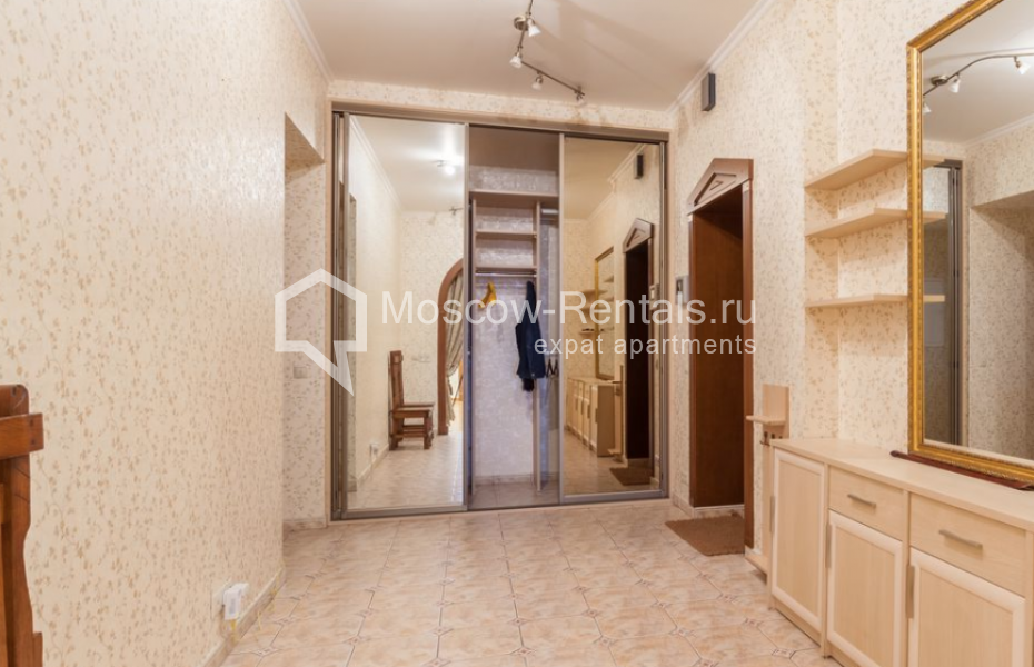 Photo #19 4-room (3 BR) apartment for <a href="http://moscow-rentals.ru/en/articles/long-term-rent" target="_blank">a long-term</a> rent
 in Russia, Moscow, Viktorenko str, 4К1