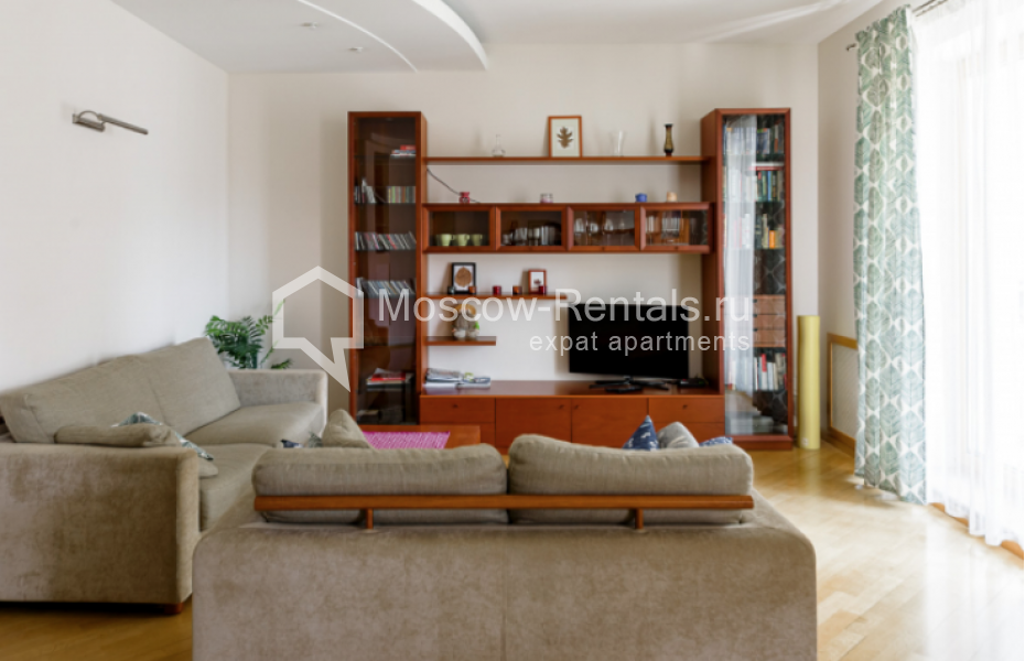 Photo #3 3-room (2 BR) apartment for <a href="http://moscow-rentals.ru/en/articles/long-term-rent" target="_blank">a long-term</a> rent
 in Russia, Moscow, Krasnaya Presnya str, 7