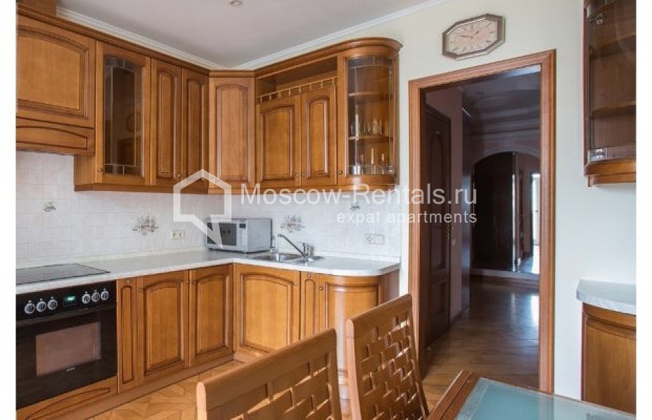 Photo #10 4-room (3 BR) apartment for <a href="http://moscow-rentals.ru/en/articles/long-term-rent" target="_blank">a long-term</a> rent
 in Russia, Moscow, Zoologicheskaya str., 22