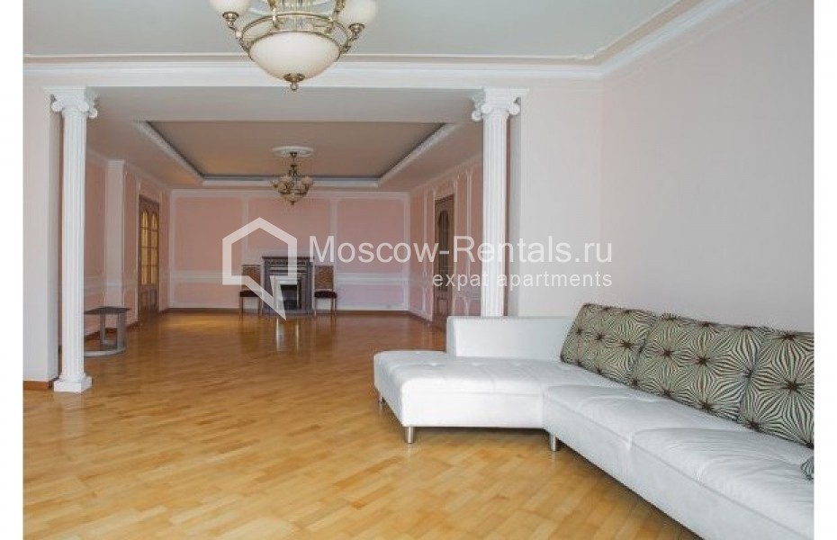 Photo #1 4-room (3 BR) apartment for <a href="http://moscow-rentals.ru/en/articles/long-term-rent" target="_blank">a long-term</a> rent
 in Russia, Moscow, Zoologicheskaya str., 22