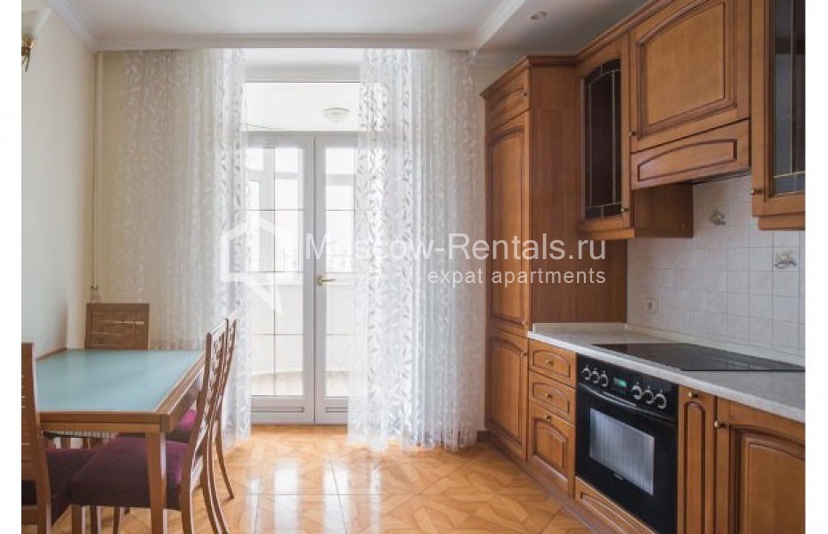 Photo #11 4-room (3 BR) apartment for <a href="http://moscow-rentals.ru/en/articles/long-term-rent" target="_blank">a long-term</a> rent
 in Russia, Moscow, Zoologicheskaya str., 22