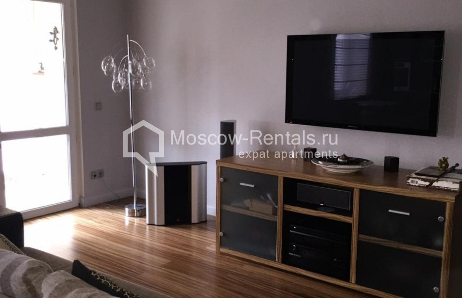 Photo #1 3-room (2 BR) apartment for <a href="http://moscow-rentals.ru/en/articles/long-term-rent" target="_blank">a long-term</a> rent
 in Russia, Moscow, Gilyarovskogo str., 50