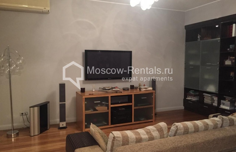 Photo #2 3-room (2 BR) apartment for <a href="http://moscow-rentals.ru/en/articles/long-term-rent" target="_blank">a long-term</a> rent
 in Russia, Moscow, Gilyarovskogo str., 50