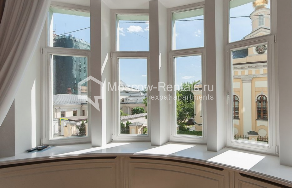 Photo #2 5-room (4 BR) apartment for <a href="http://moscow-rentals.ru/en/articles/long-term-rent" target="_blank">a long-term</a> rent
 in Russia, Moscow, Malyi Znamenskyi lane, 7/10с2