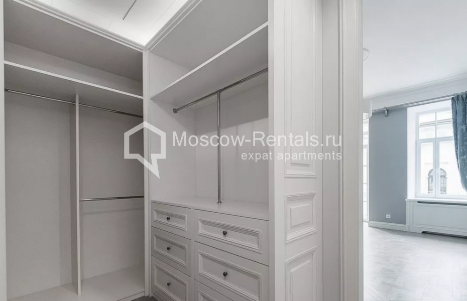 Photo #9 5-room (4 BR) apartment for <a href="http://moscow-rentals.ru/en/articles/long-term-rent" target="_blank">a long-term</a> rent
 in Russia, Moscow, Malyi Znamenskyi lane, 7/10с2