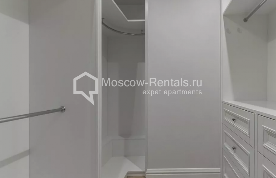 Photo #19 5-room (4 BR) apartment for <a href="http://moscow-rentals.ru/en/articles/long-term-rent" target="_blank">a long-term</a> rent
 in Russia, Moscow, Malyi Znamenskyi lane, 7/10с2