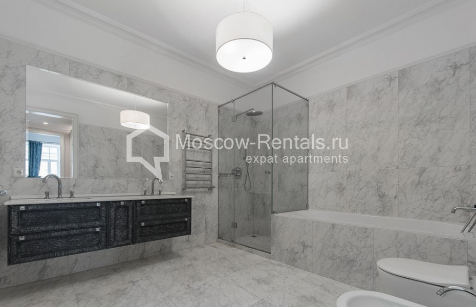 Photo #21 5-room (4 BR) apartment for <a href="http://moscow-rentals.ru/en/articles/long-term-rent" target="_blank">a long-term</a> rent
 in Russia, Moscow, Malyi Znamenskyi lane, 7/10с2