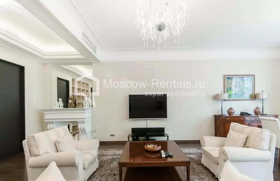 Photo #8 3-room (2 BR) apartment for <a href="http://moscow-rentals.ru/en/articles/long-term-rent" target="_blank">a long-term</a> rent
 in Russia, Moscow, Usacheva str., 2С3