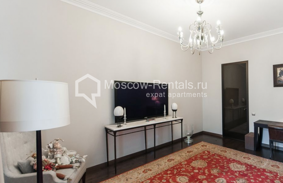 Photo #24 3-room (2 BR) apartment for <a href="http://moscow-rentals.ru/en/articles/long-term-rent" target="_blank">a long-term</a> rent
 in Russia, Moscow, Usacheva str., 2С3