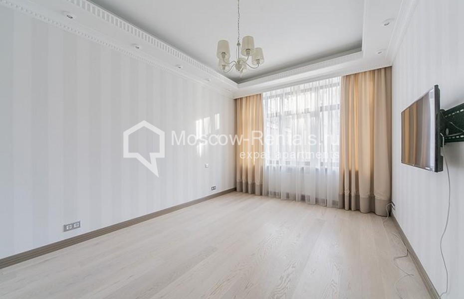 Photo #10 4-room (3 BR) apartment for <a href="http://moscow-rentals.ru/en/articles/long-term-rent" target="_blank">a long-term</a> rent
 in Russia, Moscow, Trubetskaya str., 10