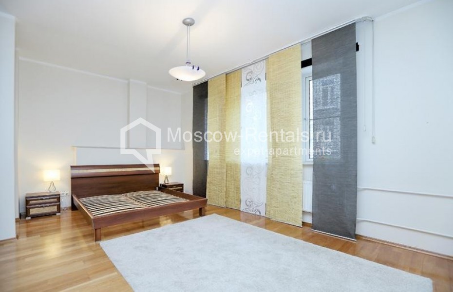 Photo #6 4-room (3 BR) apartment for <a href="http://moscow-rentals.ru/en/articles/long-term-rent" target="_blank">a long-term</a> rent
 in Russia, Moscow, Malyi Nikolopeskovskyi lane, 4