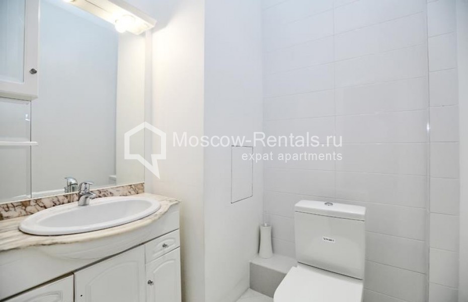 Photo #8 4-room (3 BR) apartment for <a href="http://moscow-rentals.ru/en/articles/long-term-rent" target="_blank">a long-term</a> rent
 in Russia, Moscow, Malyi Nikolopeskovskyi lane, 4