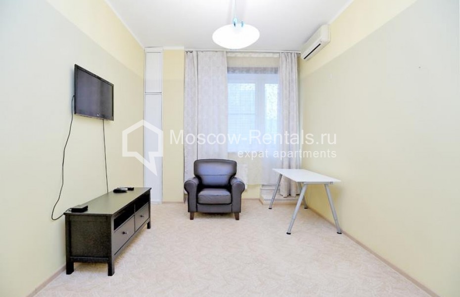 Photo #14 4-room (3 BR) apartment for <a href="http://moscow-rentals.ru/en/articles/long-term-rent" target="_blank">a long-term</a> rent
 in Russia, Moscow, Malyi Nikolopeskovskyi lane, 4
