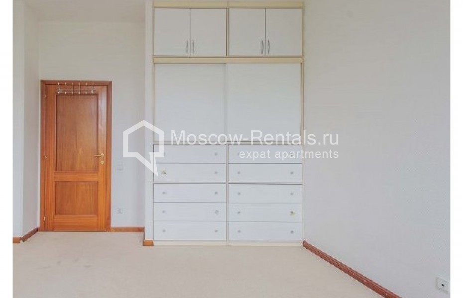Photo #10 4-room (3 BR) apartment for <a href="http://moscow-rentals.ru/en/articles/long-term-rent" target="_blank">a long-term</a> rent
 in Russia, Moscow, Tsvetnoi blv, 16/1