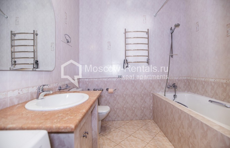 Photo #21 4-room (3 BR) apartment for <a href="http://moscow-rentals.ru/en/articles/long-term-rent" target="_blank">a long-term</a> rent
 in Russia, Moscow, Podsosenskyi lane, 5А